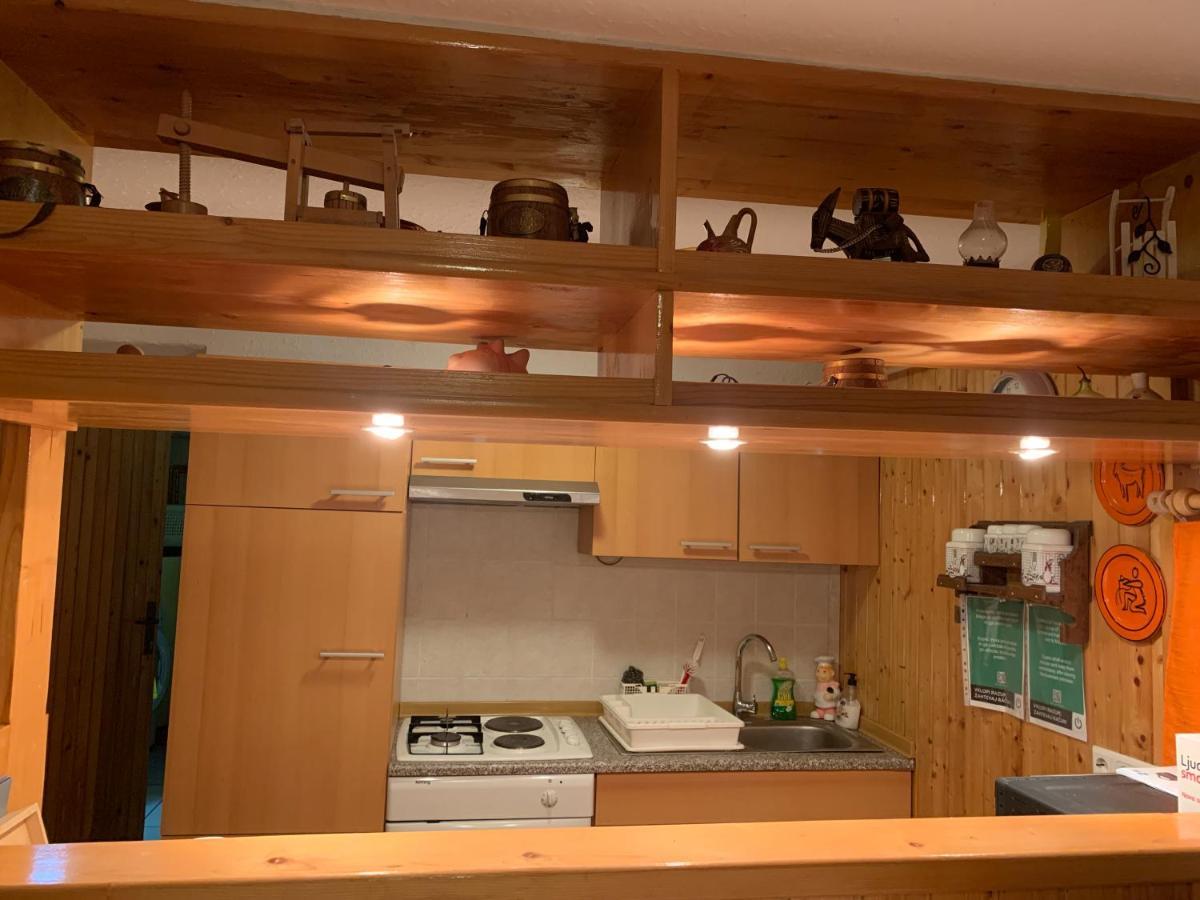 Apartma Metka มอยสตรานา ภายนอก รูปภาพ